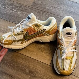 Nike Vomero 5’s Gold and White Sneakers
